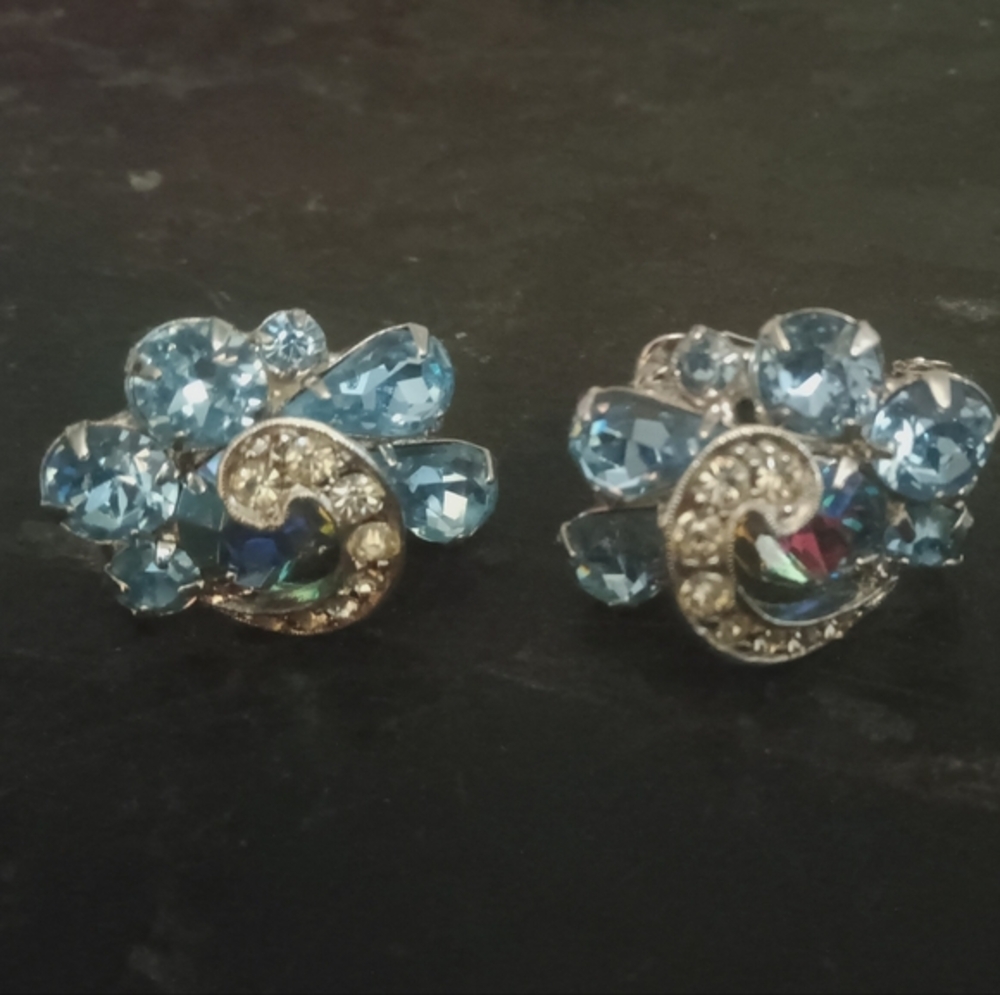 Vintage Weiss Blue Crystal Clip Earrings